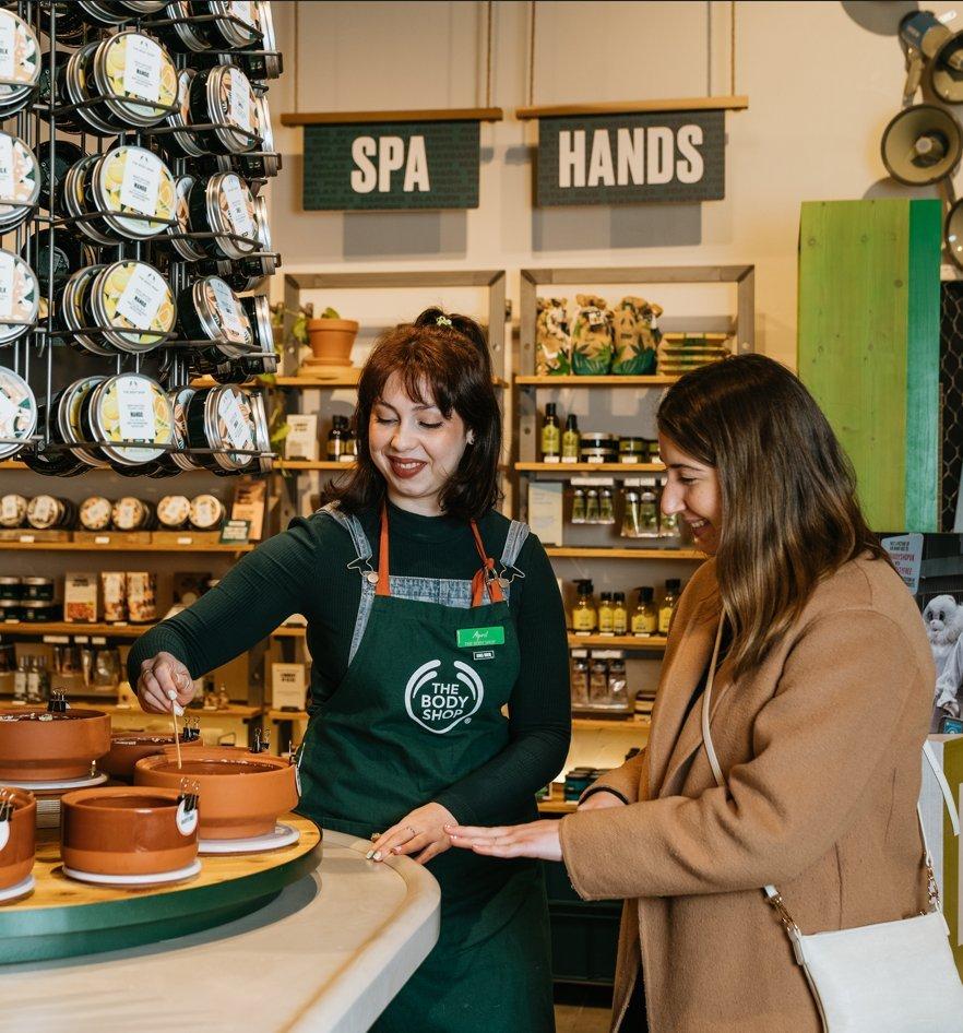 The body shop employee and customer